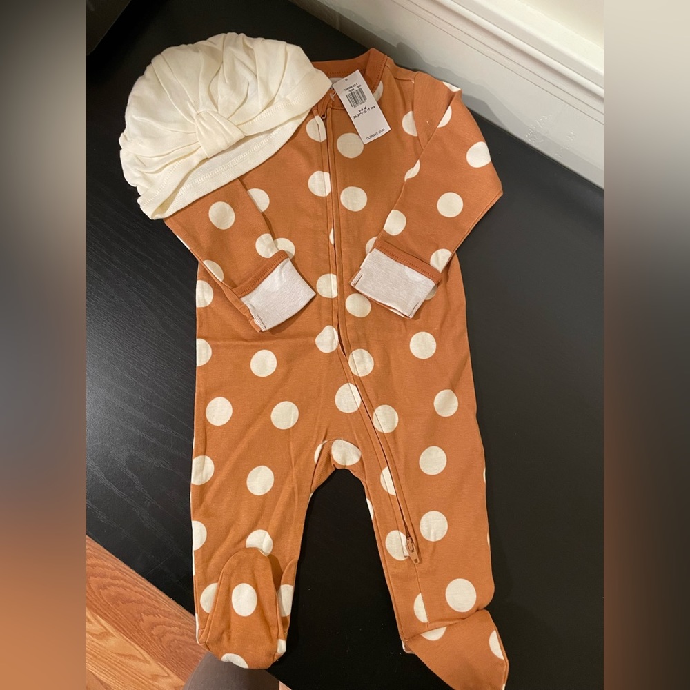 Old navy babygirl one piece with hat.